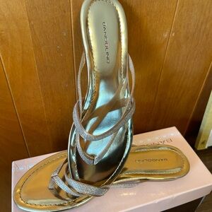 Bandolino, flat gold tong sandal